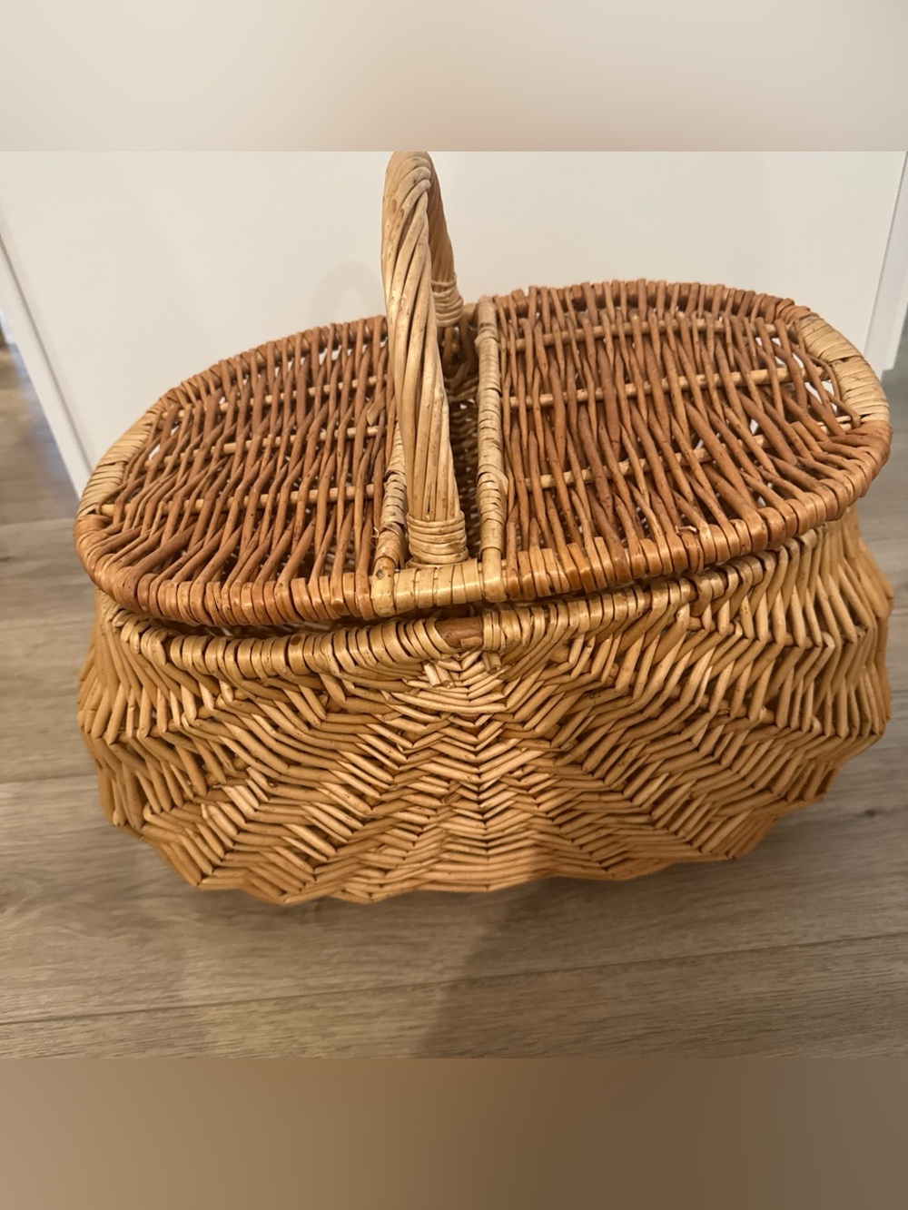 Vintage Large wicker "Buttocks" Style picnic basket with lid